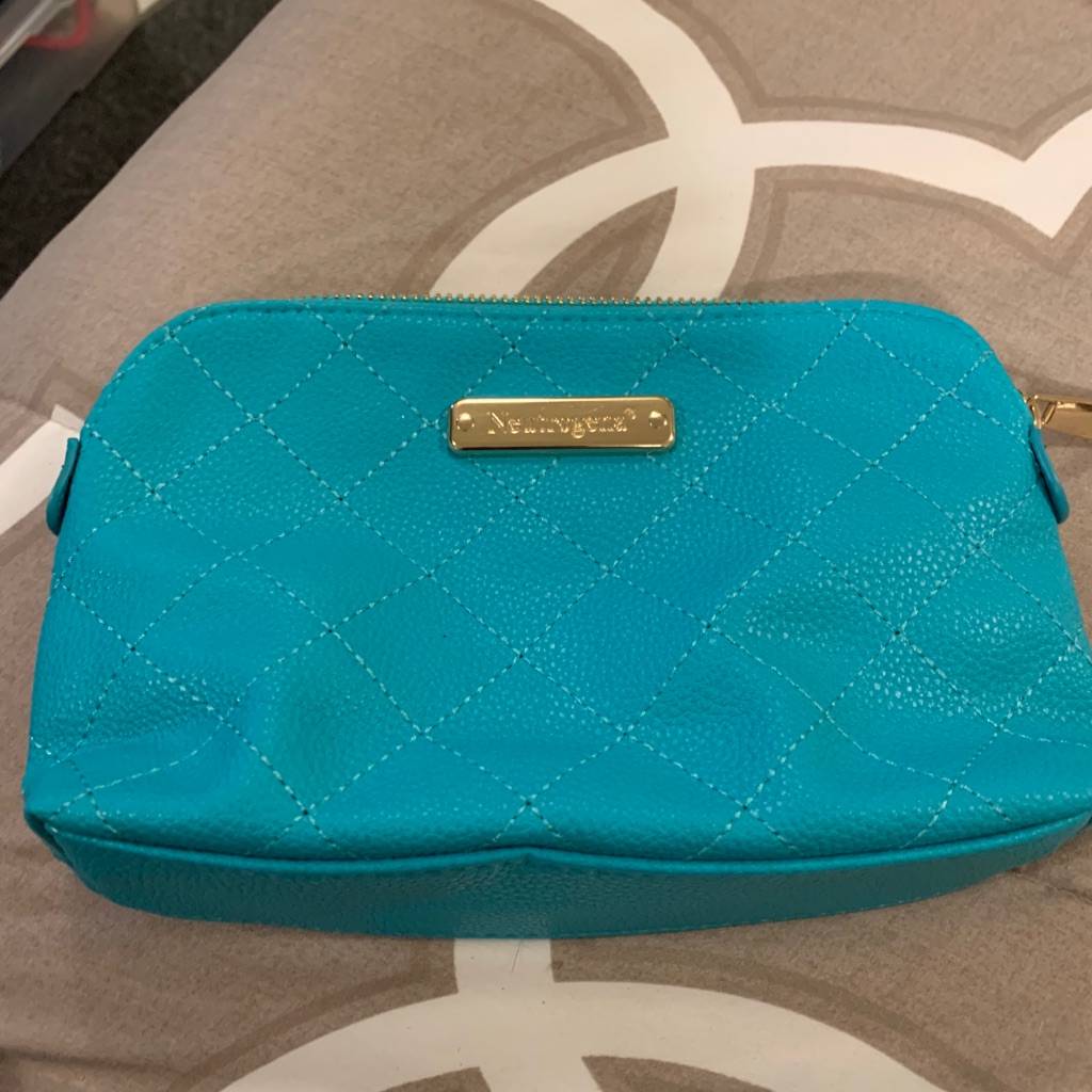 Neutrogena Cosmetic Case